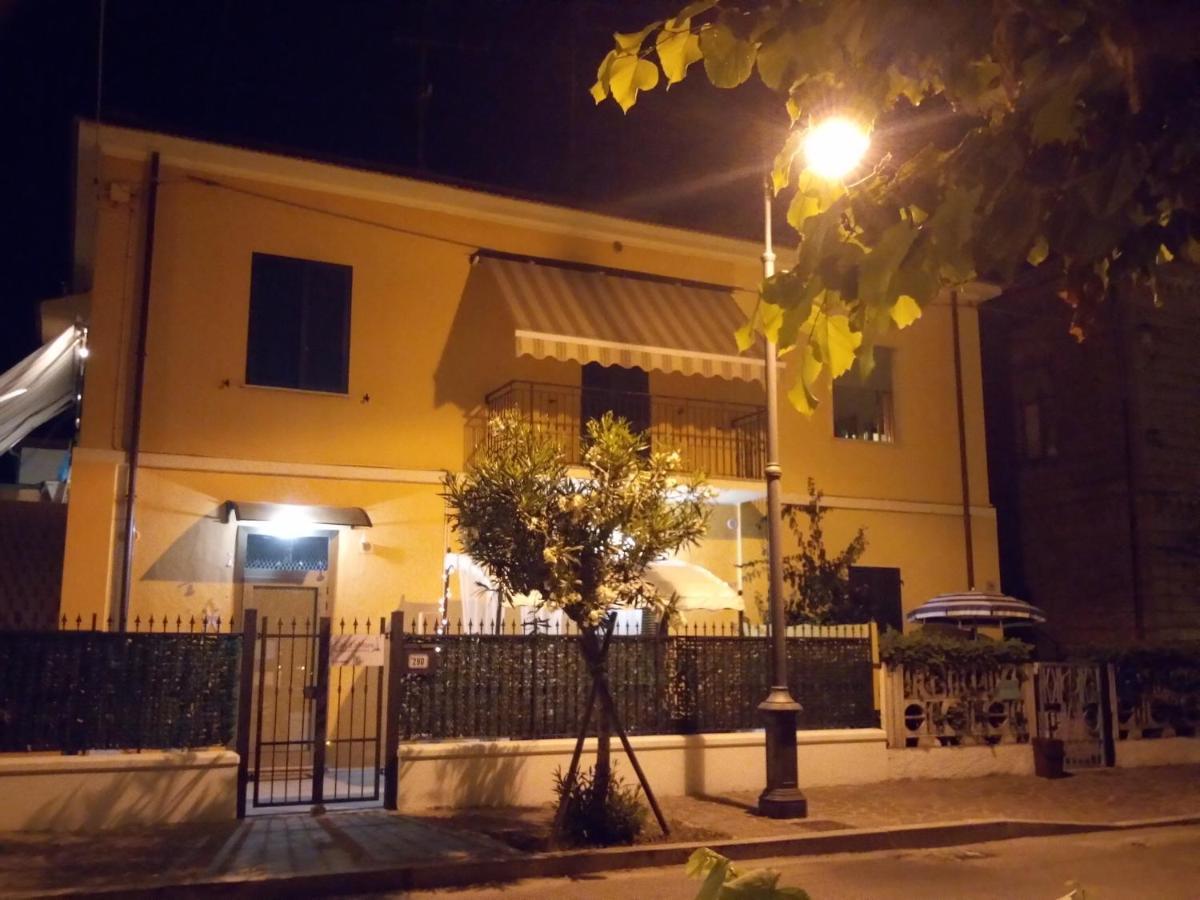 실비마리나 Silvi D'Amare B&B 외부 사진